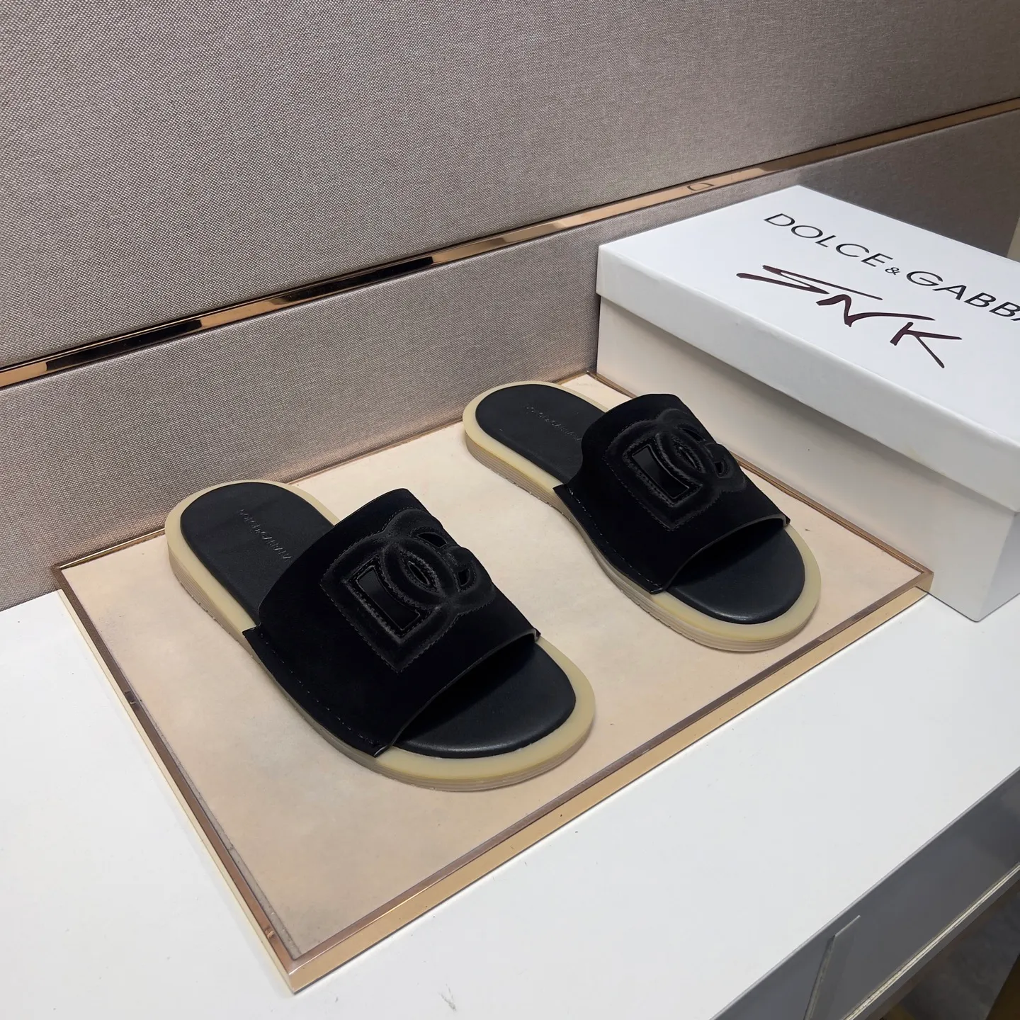 Men's men's shoes 💰pp340【DG～】Men's casual slippers 2025z cabinet sales simultaneously 🔶Size: 38-44#️⃣ 🔷5 colors🔜The upper is made of multi-material splicing➕Genuine leather lining, comfortable and breathable, sole: original comfortable, wear-resistant and non-slip outsole, ⚠️Real 📱Photographed🎬The real thing is better📢📢📢